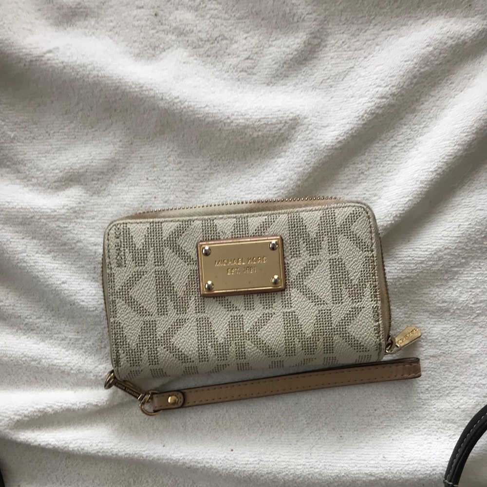 MK wristlet